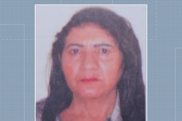 Mulher morre ao cair de moto e ser atropelada por caminhão, no Sertão da Paraíba
