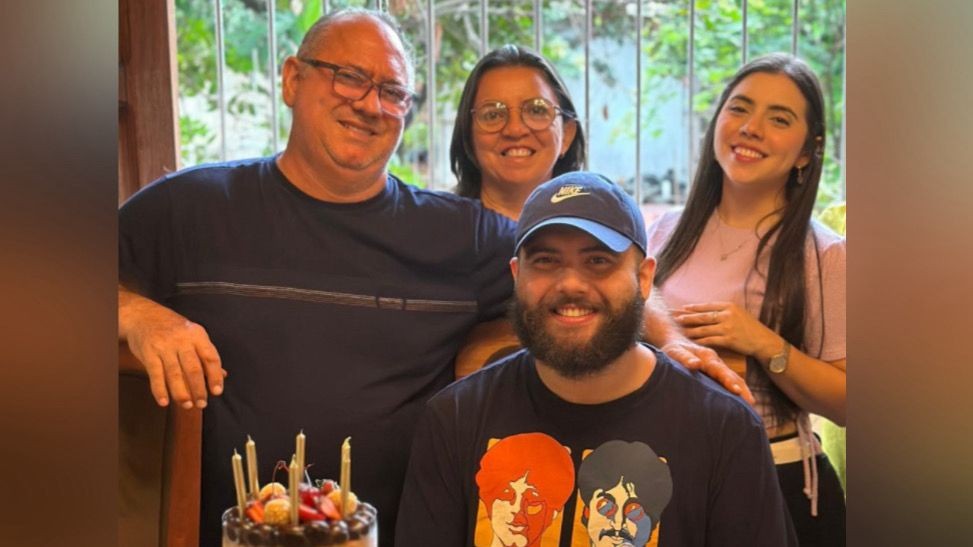 'Quem ama respeita, quem ama acolhe': conheça história de um pai que compartilha orgulho e respeito pelos filhos por serem quem são