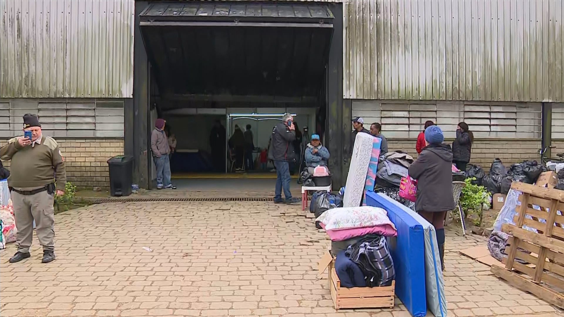 Famílias começam a deixar abrigos em Eldorado do Sul após recuo das águas