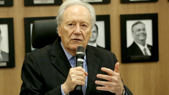 Lewandowski diz que não foi procurado e não assinaria carta de ex-ministros