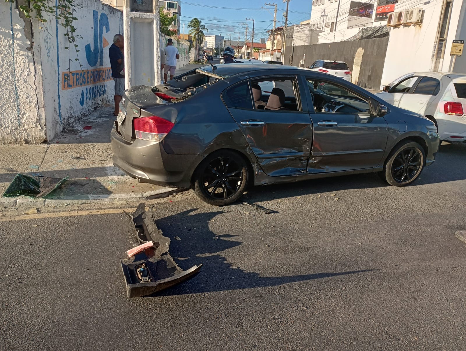 Homem morre e seis pessoas ficam feridas em acidente na região da Orla de Aracaju