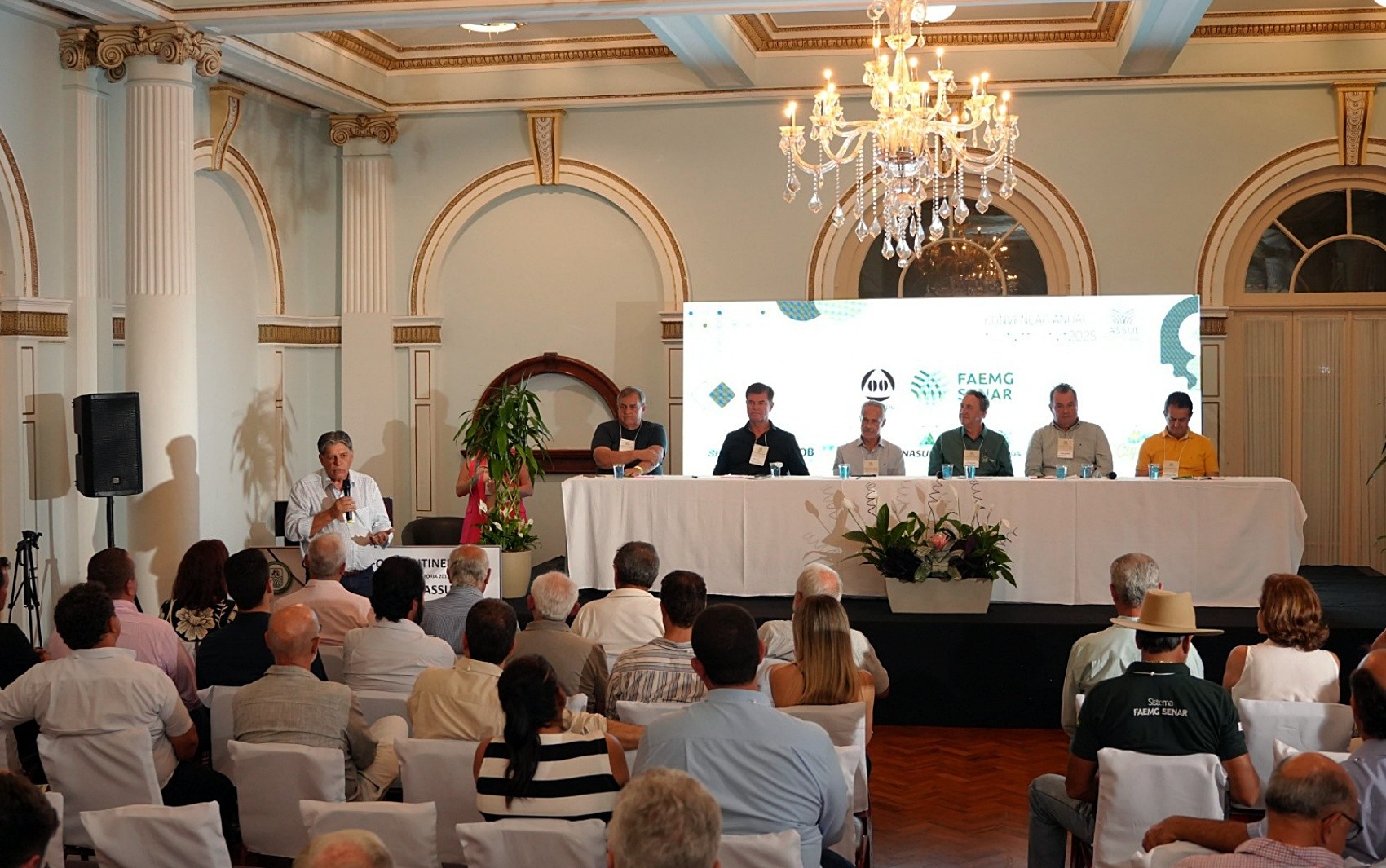 Convenção discute IA no campo, reforma tributária e futuro do agro em Poços de Caldas; veja a programação
