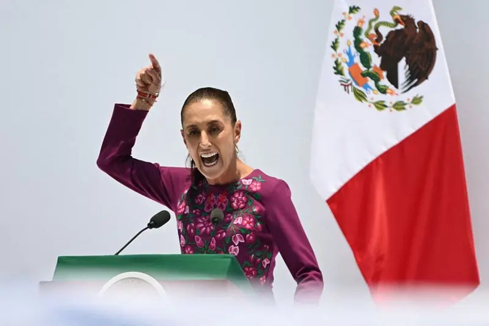 Sheinbaum tem afirmado que a soberania mexicana será defendida — Foto: AFP via Getty Images/BBC