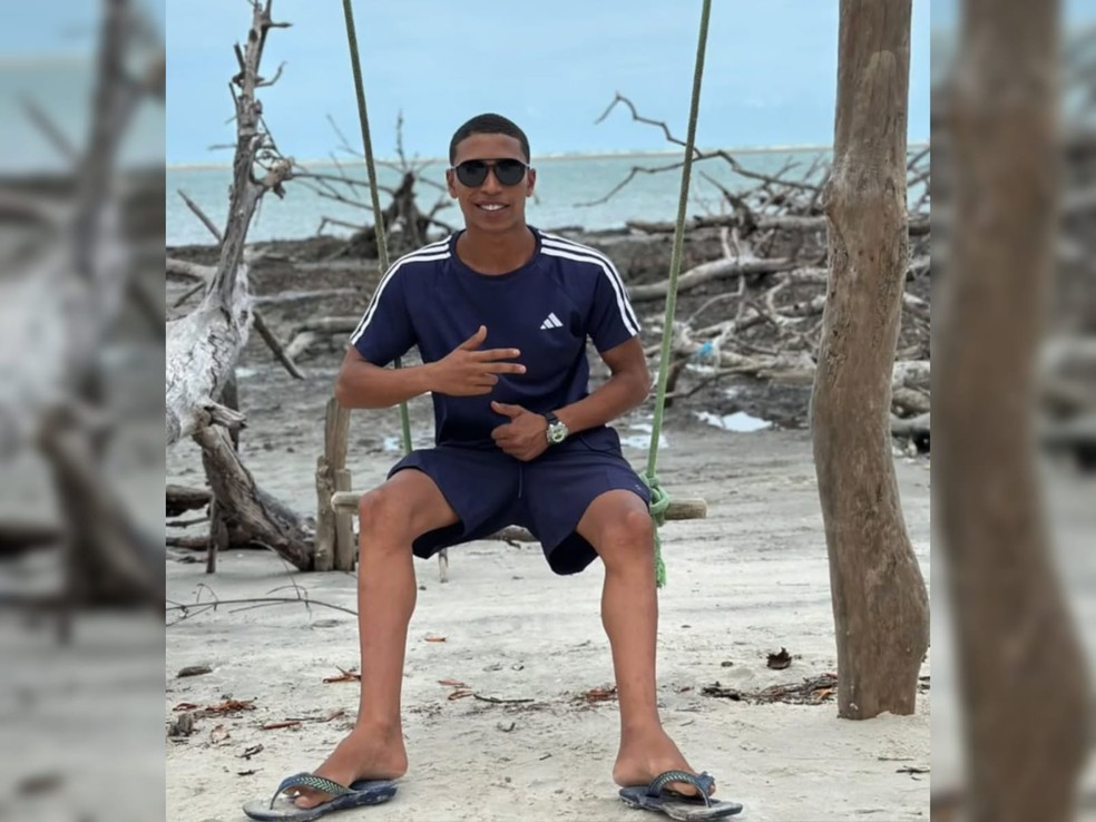 Antes de ser morto em Jericoacoara, turista fez fotos com gestos sem saber que era símbolo de uma facção criminosa atuante no Ceará. — Foto: Arquivo pessoal