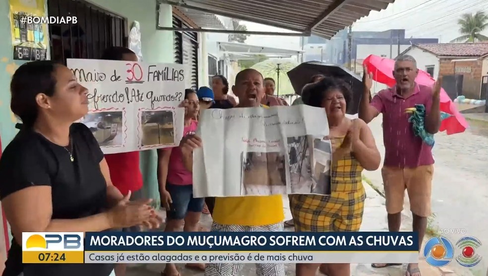 Fortes chuvas provocam transtornos em João Pessoa e moradores protestam por infraestrutura — Foto: Reprodução/TV Cabo Branco