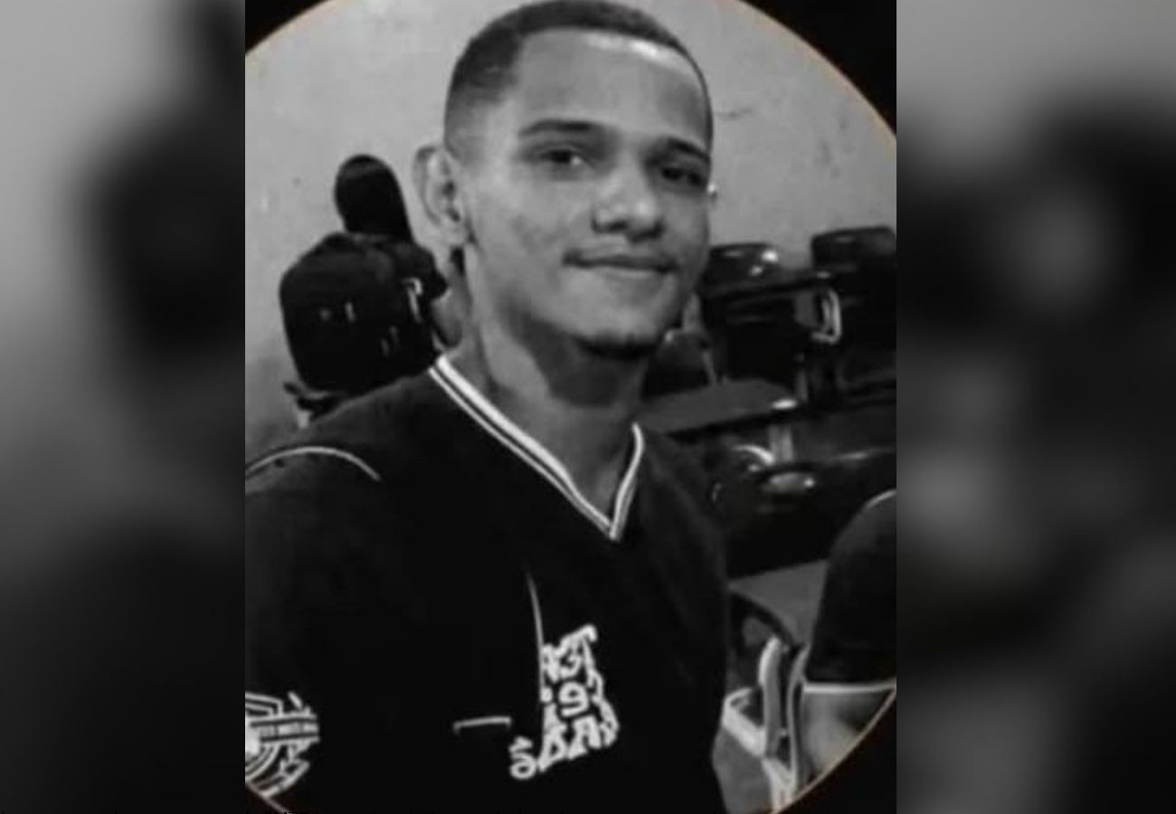 Jovem morre após carro tentar desviar de animal e cair em canal de água na BR-242, diz PRF