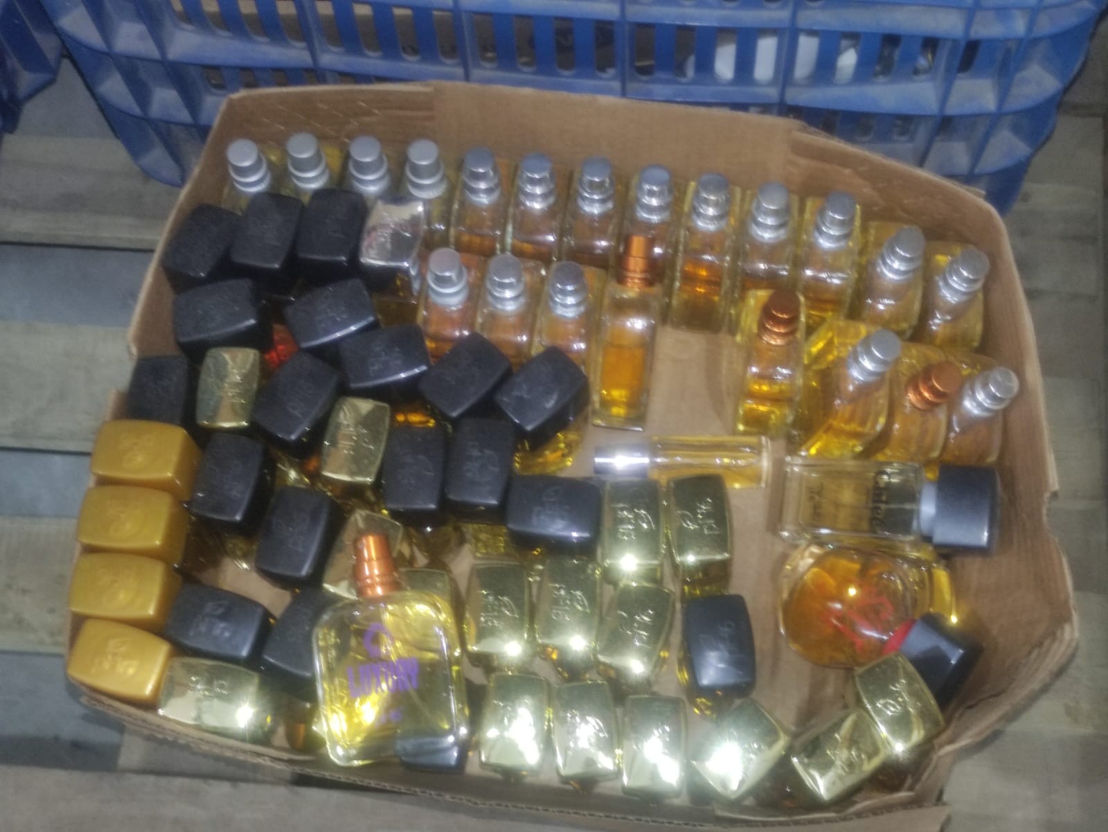 Polícia Civil encontra fábrica clandestina de perfumes em Campinas