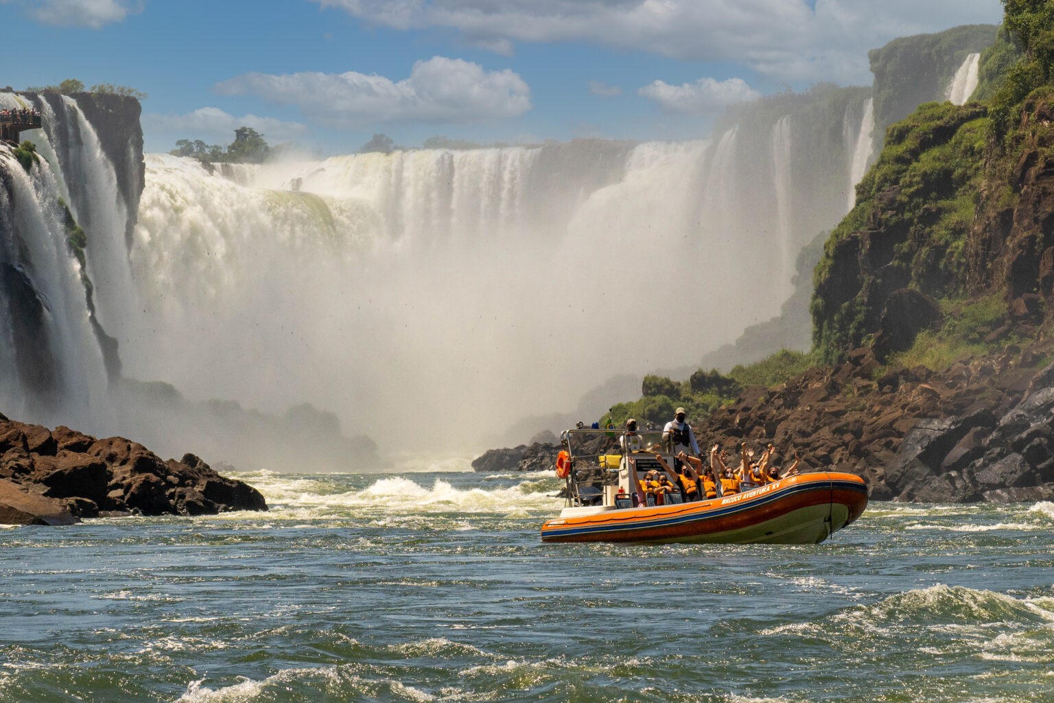 Passeio de barco do Parque Nacional do Iguaçu é retomado 4 dias após morte de turista holandês