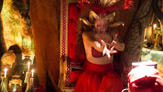 Márcia Novo interpreta sereia e mistura reggaeton e folclore do AM em novo clipe 