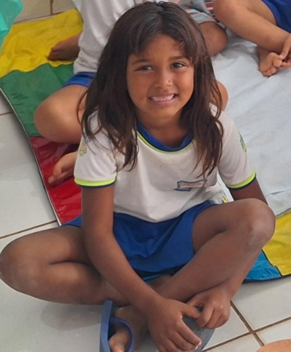 Emily Yasmin da Silva Santos brincava ao redor de casa ao ser eletrocutada — Foto: Redes sociais