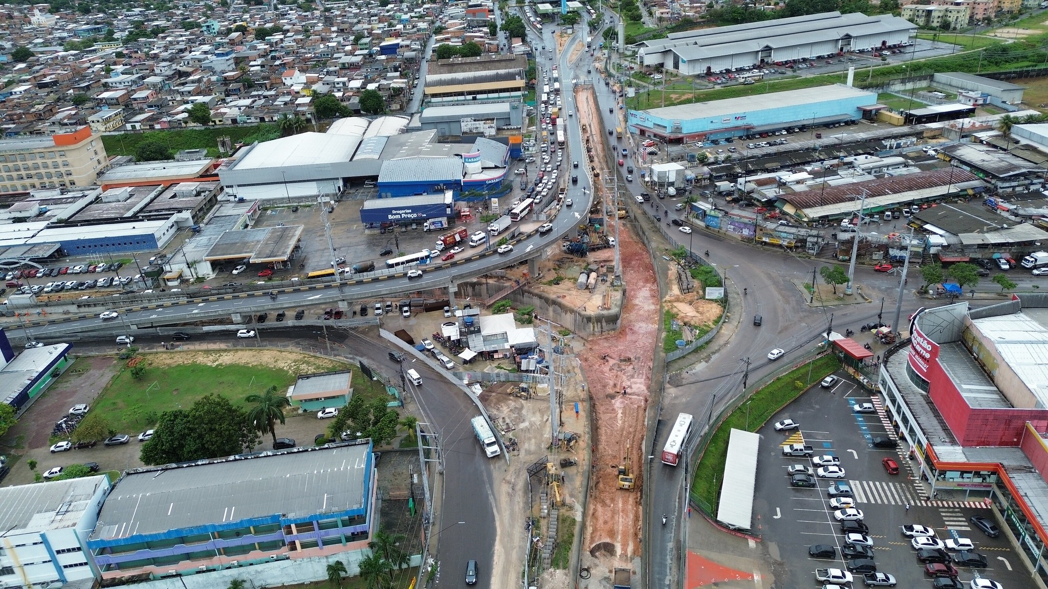 Prefeitura não cumpre prazos e adia pela 3ª vez entrega do viaduto 'Rei Pelé' em Manaus