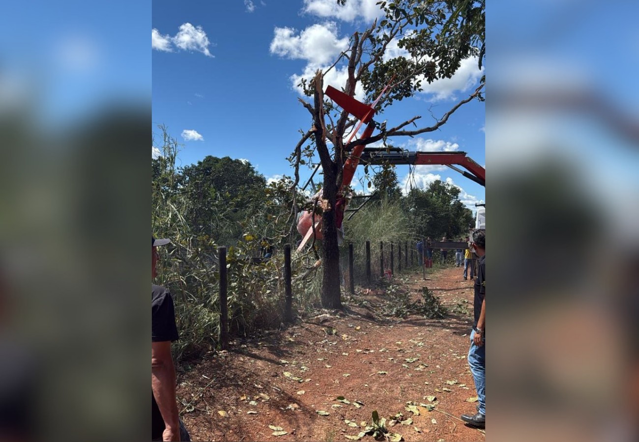 Cobertura da imprensa sobre o incidente com a aeronave ligada à dupla Henrique e Juliano