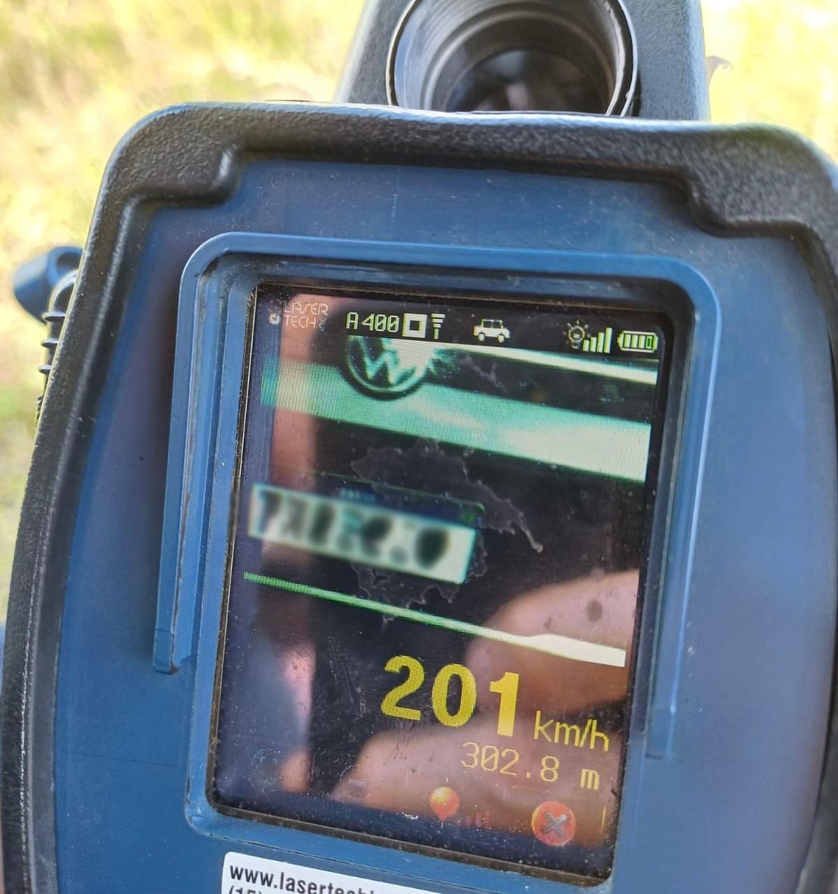 Carro é flagrado a mais de 200 km/h na BR-101 durante fiscalização da PRF na Grande Natal