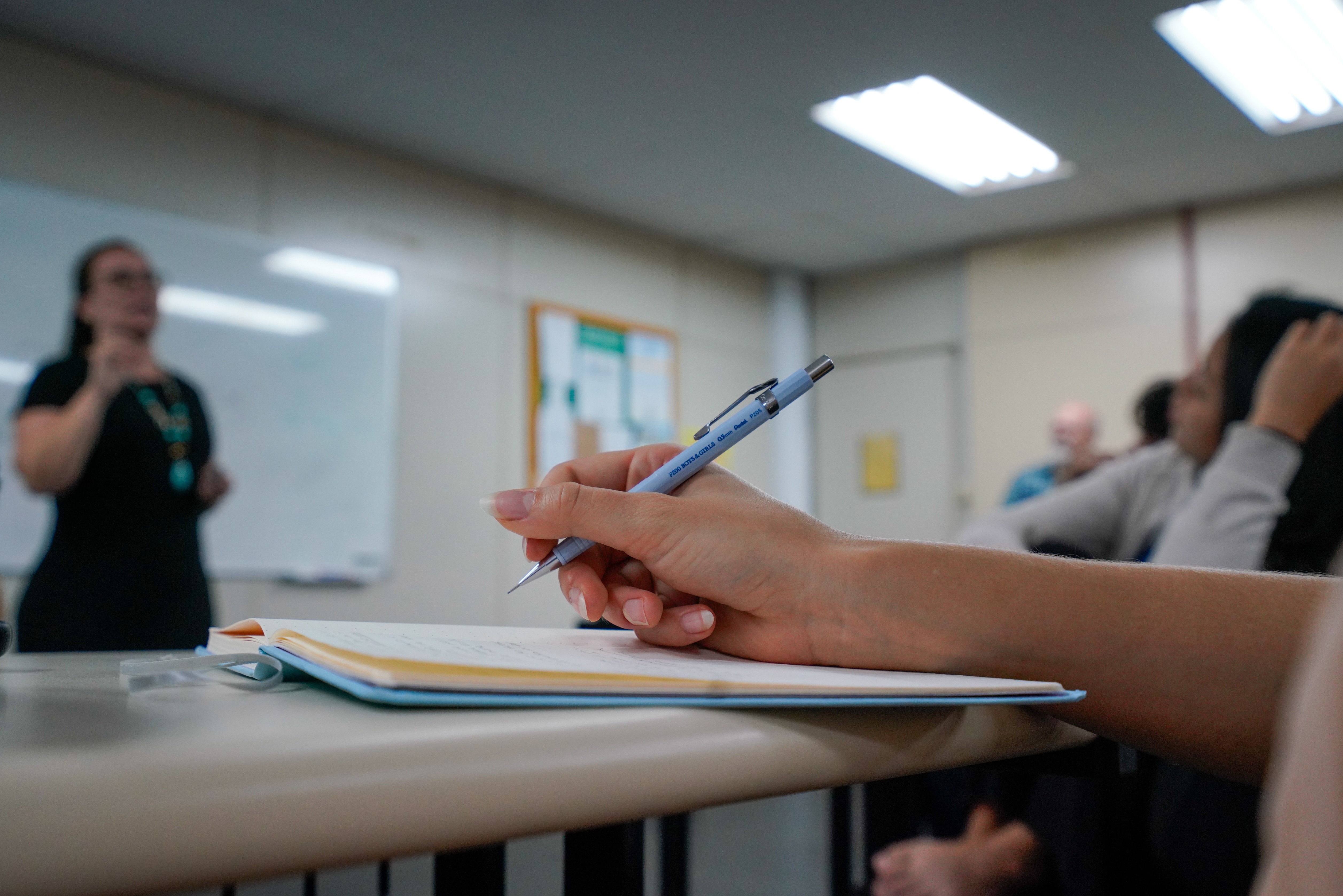 Por que a entrada no ensino médio pode afetar a saúde mental por anos