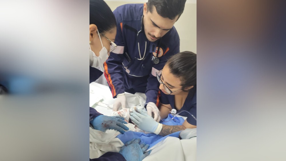 Jovem com dores abdominais descobre gravidez e dá à luz em 14 minutos durante atendimento em Uberaba