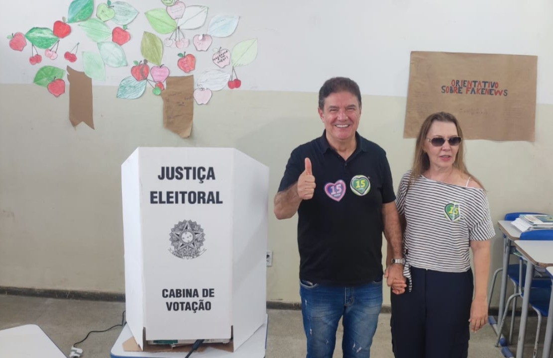 Candidato Domingos Kennedy (MDB) vota em Cuiabá