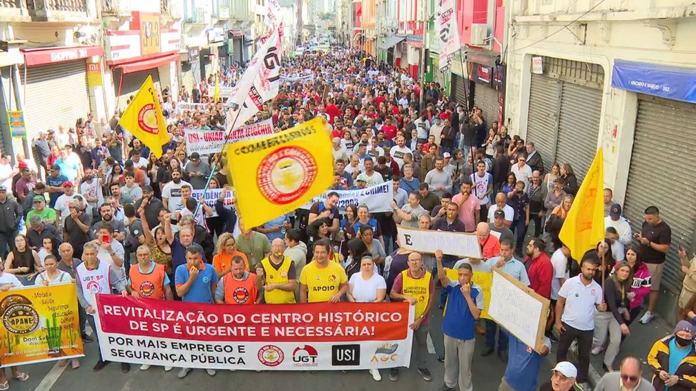 Comerciantes protestam contra violência e insegurança no Centro de SP — Foto: Reprodução/TV Globo