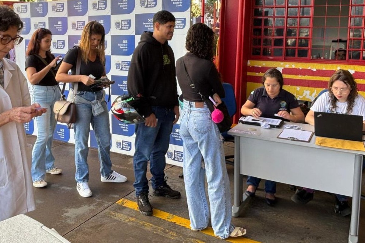 Drive-thru da vacinação contra influenza segue até 24 de maio em Campo Grande