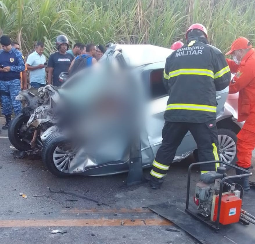 Colisão entre carro e carro-forte deixa três mortos e um ferido no interior de AL