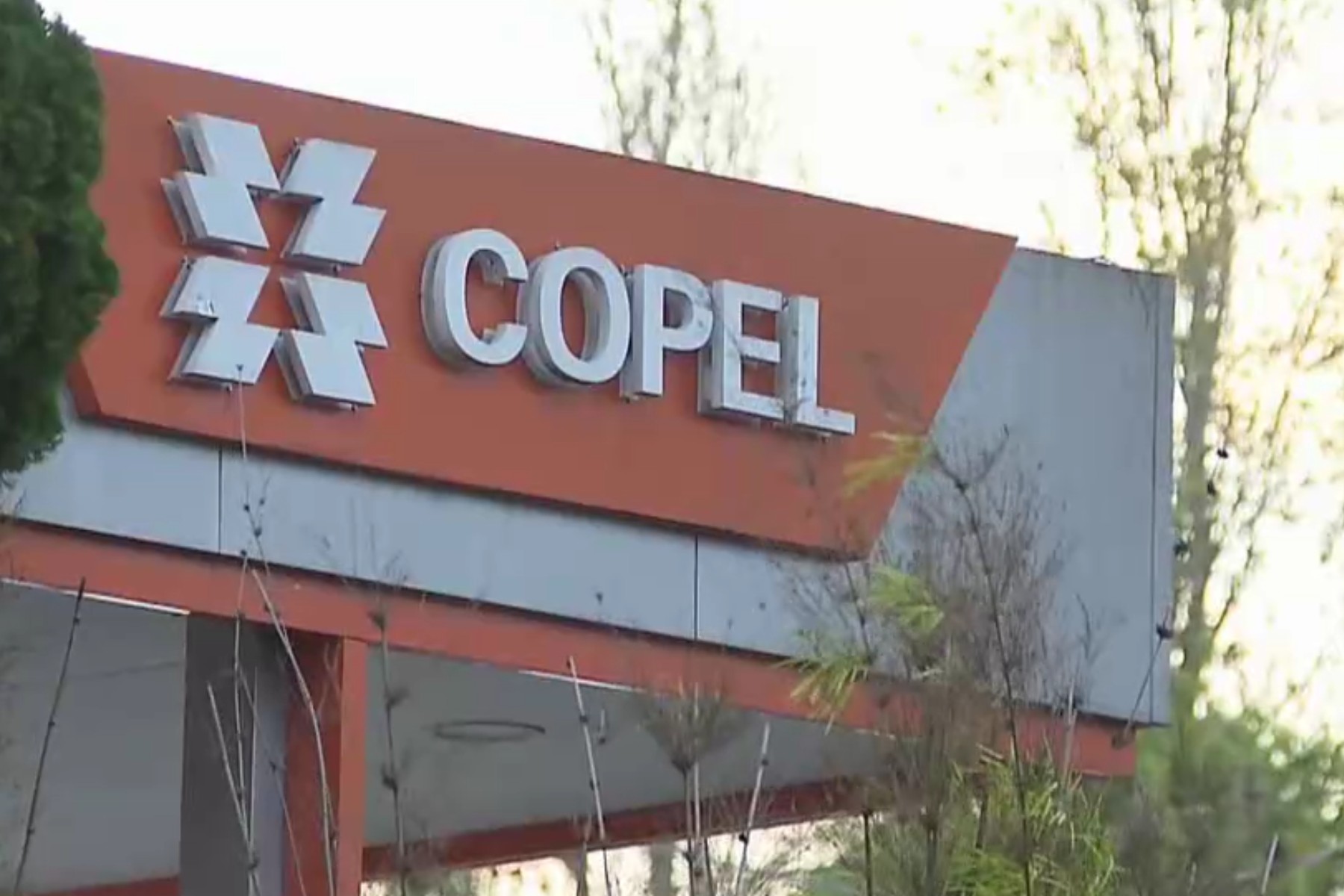 Copel tem 30 dias para apresentar plano de ação após reclamações sobre quedas de energia no Paraná