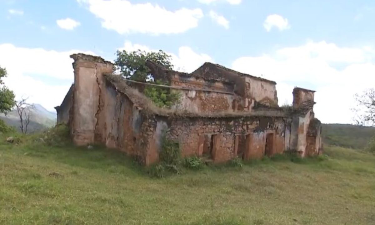 Igreja com quase 300 anos corre risco de desabamento na Bahia