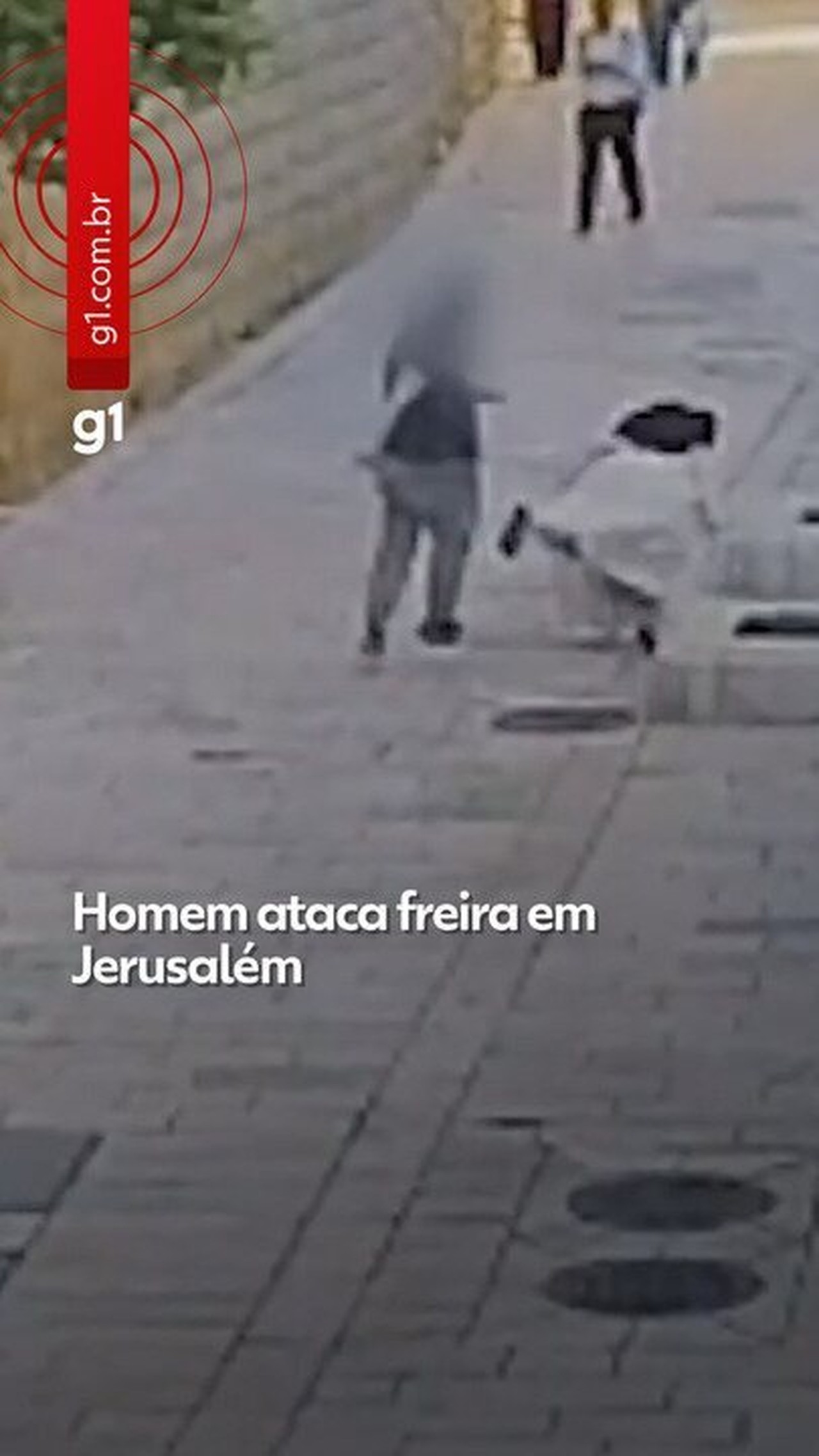 VÍDEO: Homem ataca e derruba freira em Jerusalém