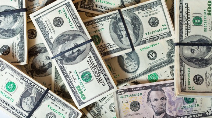 Dólar sobe para R$ 5,32 com receio sobre juros nos Estados Unidos