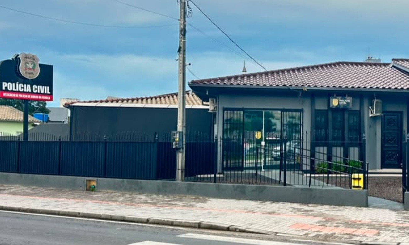 Pai é preso por usar chicote de cavalo para surrar filho de 5 anos como forma de punição em SC
