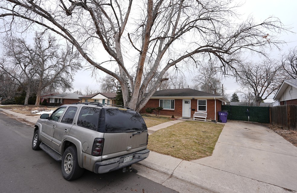 Casas de ex-proprietário de funerária no estado de Colorado, nos EUA — Foto: David Zalubowski/AP