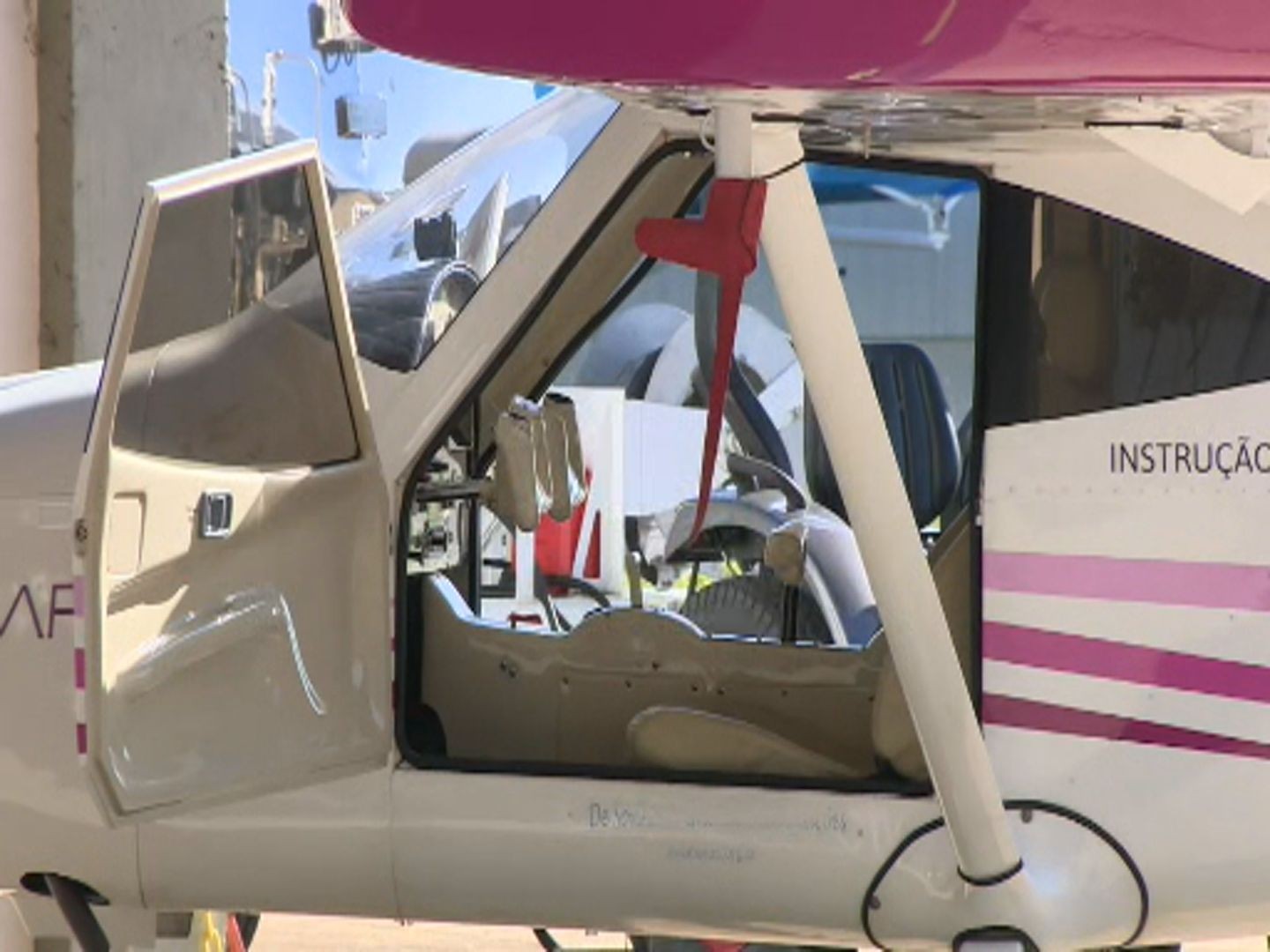 Primeira aeronave esportiva adaptada do Brasil tem entrada para cadeira de rodas e será usada para treinar pilotos com deficiência
