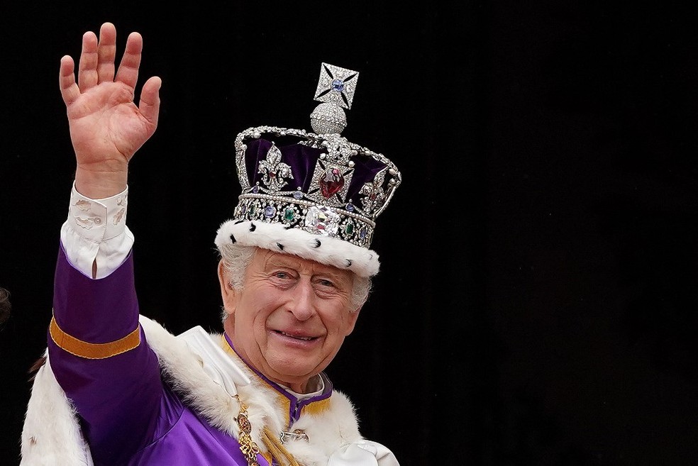 Rei Charles III após sua coroação, em 6 de maio de 2023.  — Foto: Stefan Rousseau / POOL / AFP