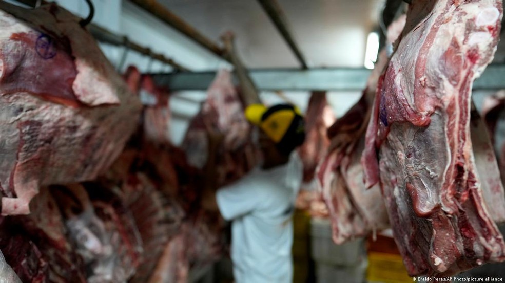 Carne bovina. — Foto: Eraldo Peres/AP Photo/picture alliance via DW