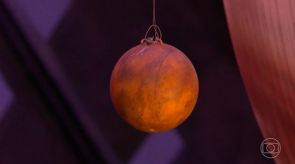 Missão à Lua visa ajudar em futura missão à Marte, o chamando "planeta vermelho" — Foto: Reprodução/TV Globo