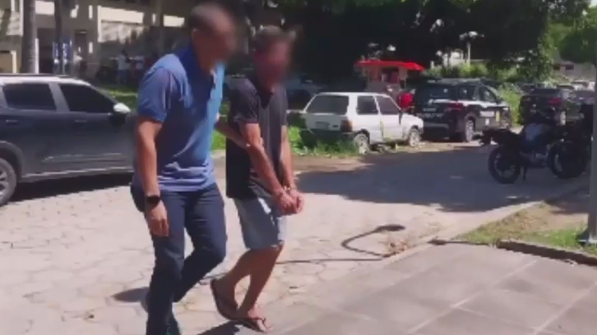 Homem persegue ex-companheira após denúncia de violência doméstica e é preso em flagrante; VÍDEO
