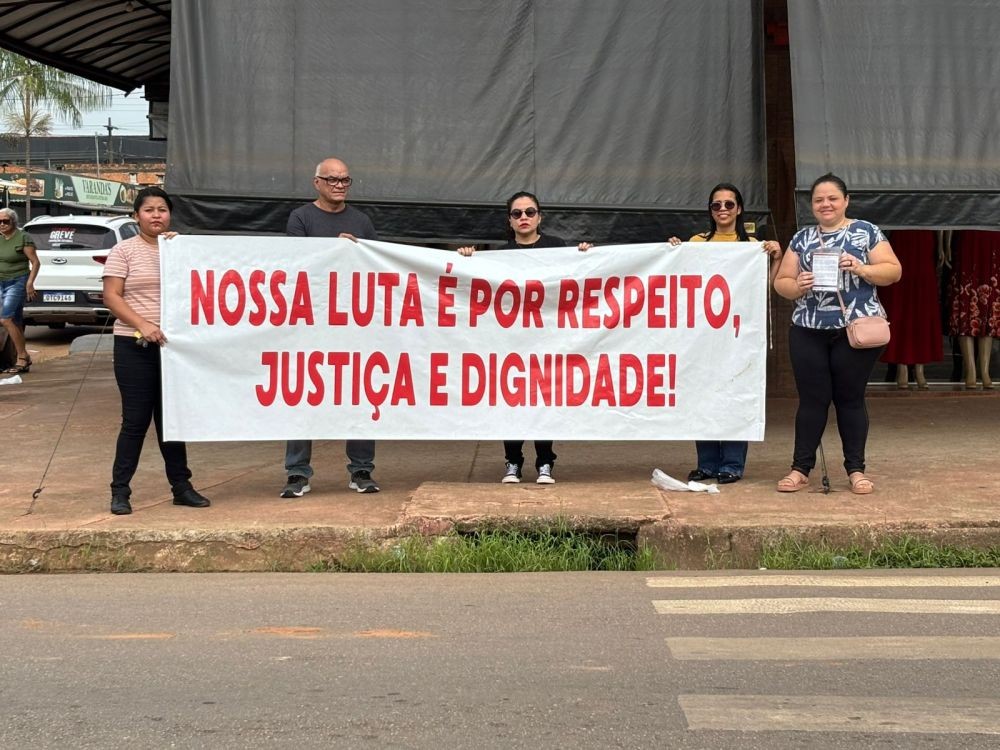 Professores ocupam prédio do CPA durante manifestação em Porto Velho
