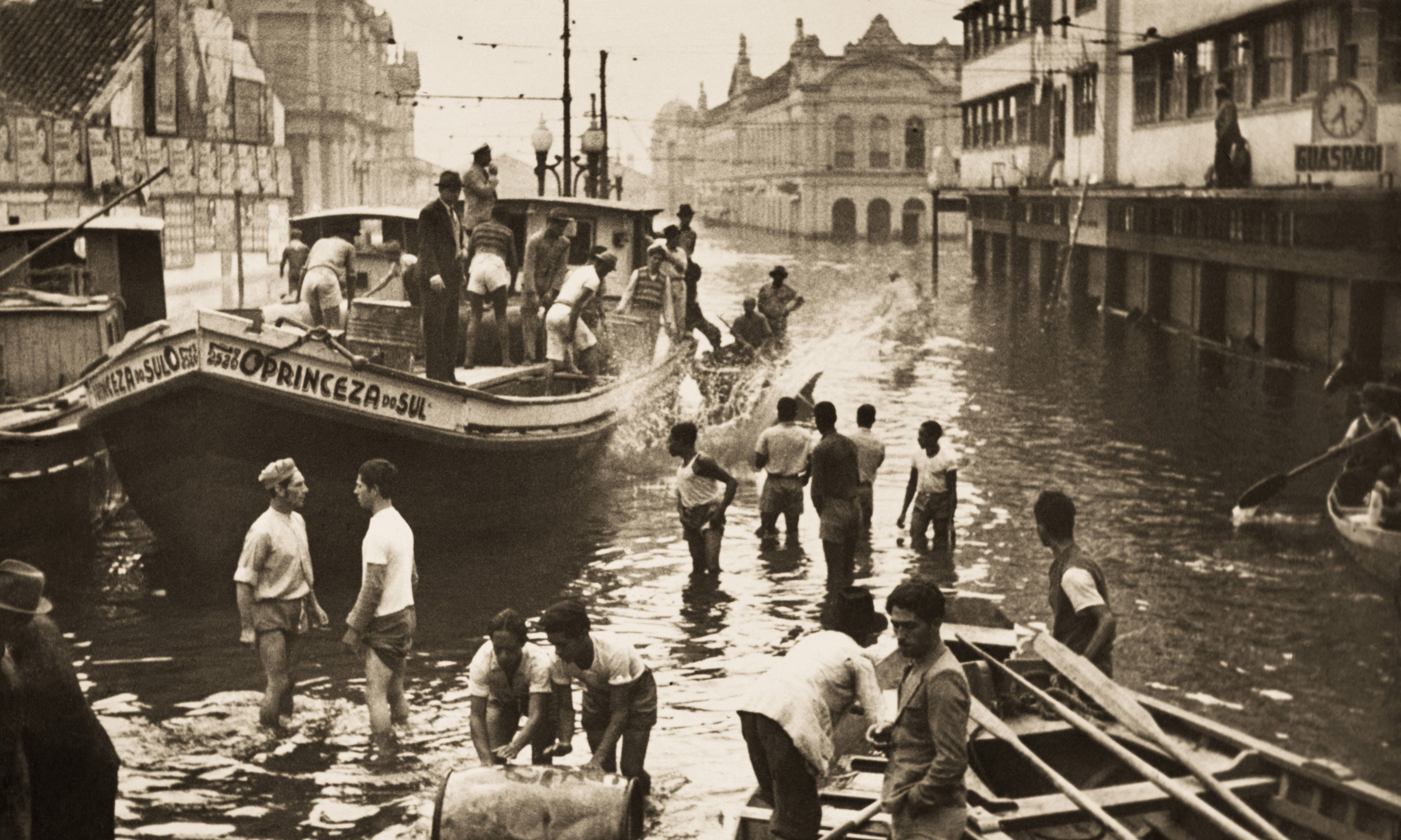 Enchente do Guaíba passa a cheia histórica de 1941; fotos mostram comparação