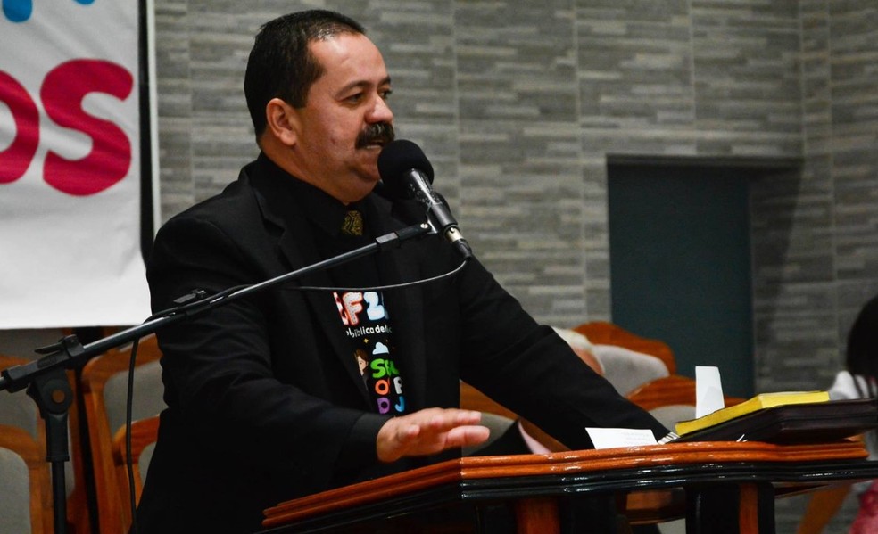 Péricles Cardoso de Melo é o pastor investigado por estelionato aplicados em fiéis da igreja — Foto: Redes sociais