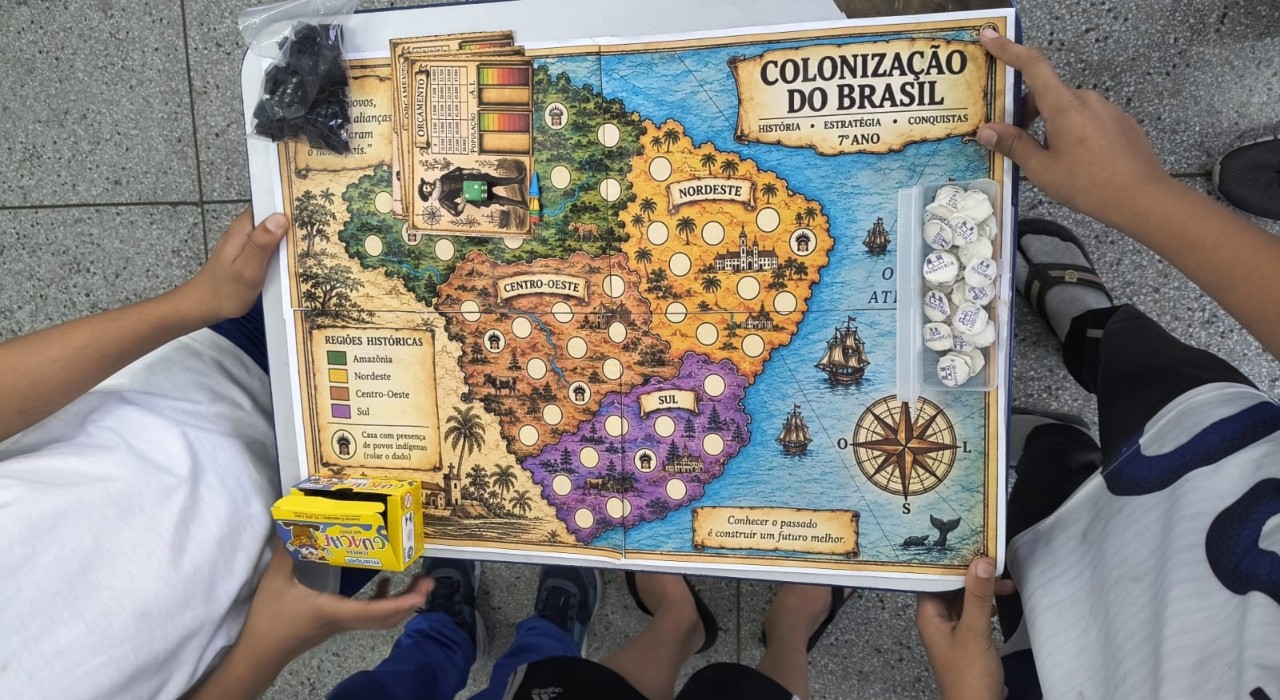 Alunos de escola pública no interior de SP criam jogos de tabuleiro com IA para aprender história