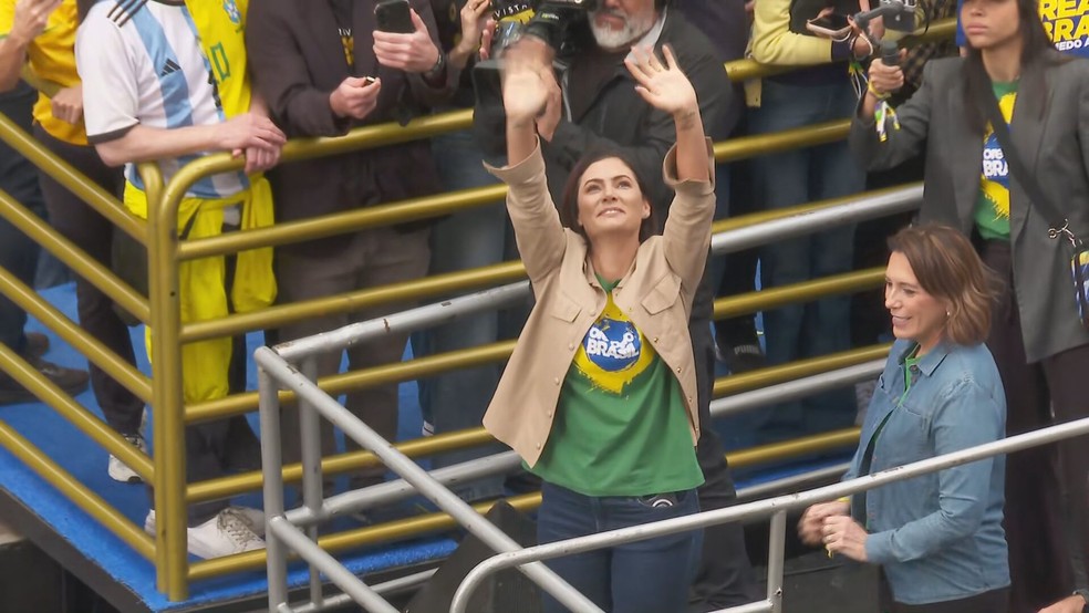 Michele Bolsonaro na manifestao na avenida Paulista neste domingo (7)  Foto: TV Globo