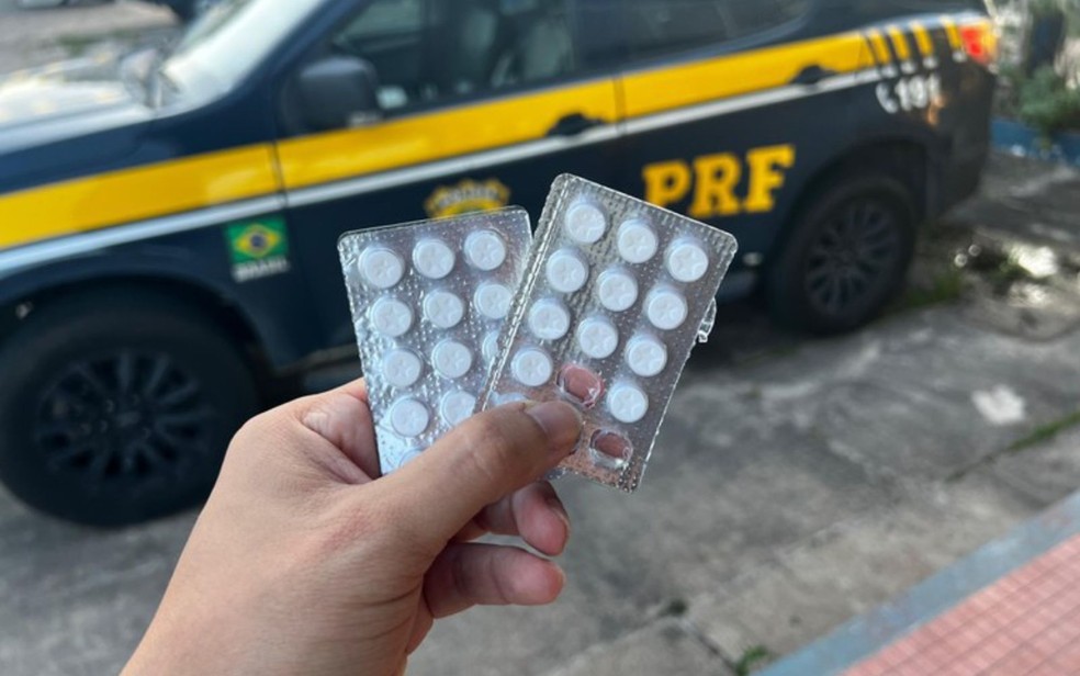 Motorista é flagrado com comprimidos de 'rebite' durante abordagem da PRF  em Feira de Santana | Feira de Santana e Região | G1