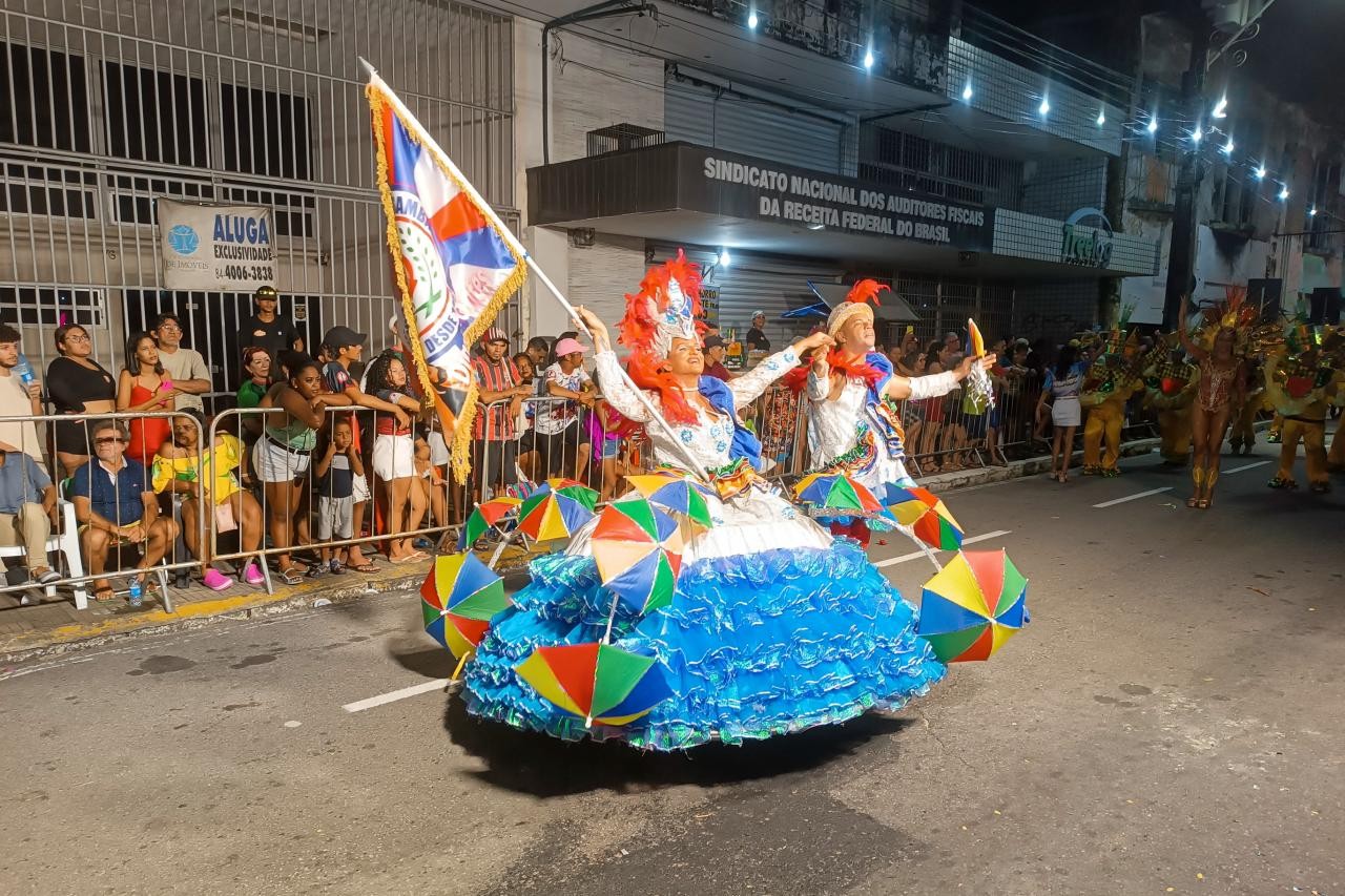 Adiado por conta da chuva, 2º dia de desfiles das escolas de samba acontece neste domingo (9) em Natal