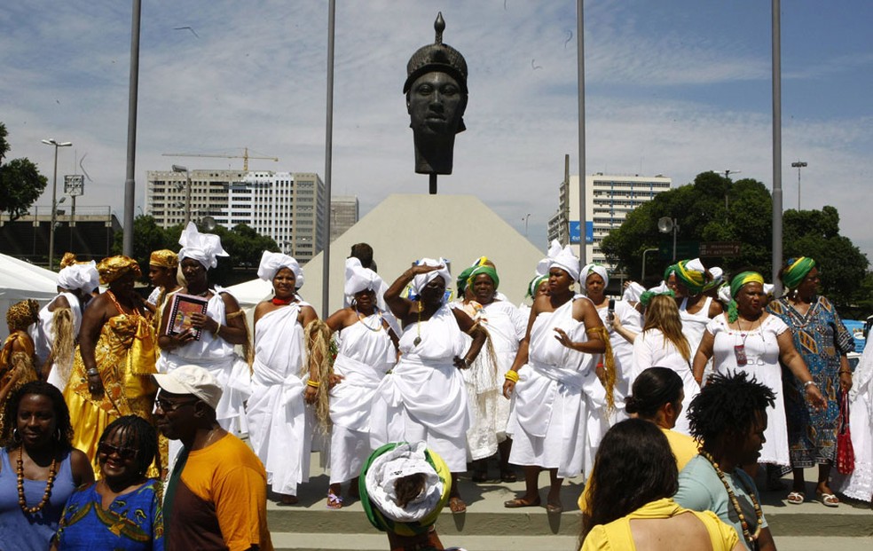 Dia Nacional da Consciência Negra no monumento em homenagem a Zumbi dos Palmares, no Rio de Janeiro. — Foto: Pablo Jacob/Agência O Globo