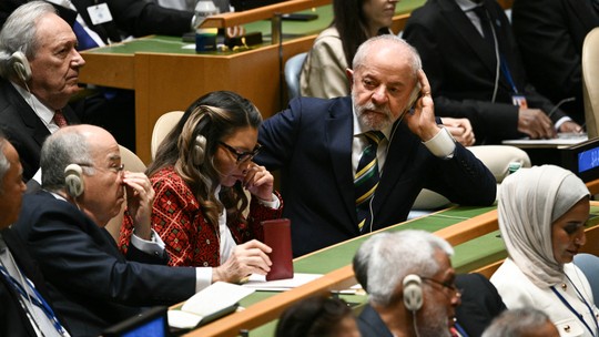 Janja usa casaco com bordado da Palestina na abertura da Assembleia Geral da ONU - Primeira-dama escolheu peça com o tradicional bordado Tatreez, feito por mãos majoritariamente femininas. Ela publicou um vídeo nas redes sociais sobre o casaco.