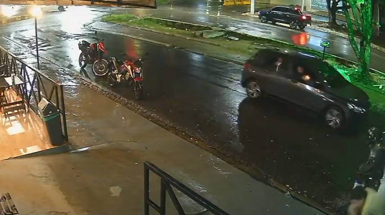 Dívida com facção motivou assassinato em frente à tabacaria em Manaus; dois são presos