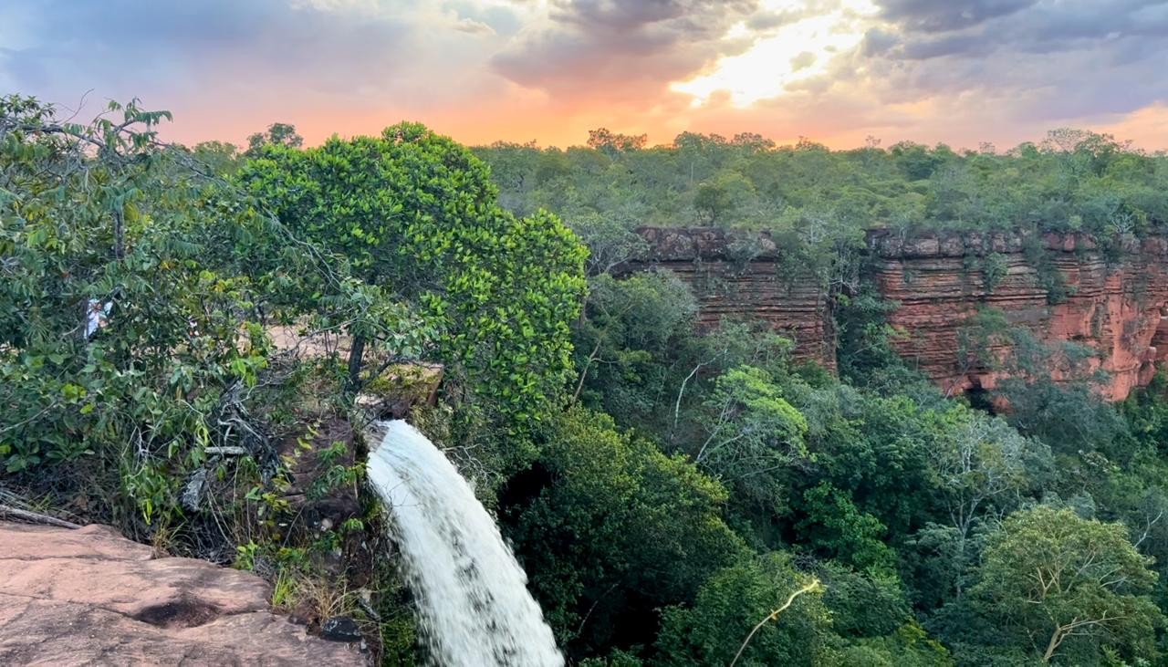 Cachoeiras, trilhas e história: empreendedores investem em turismo nas Serra Gerais e movimentam economia no estado