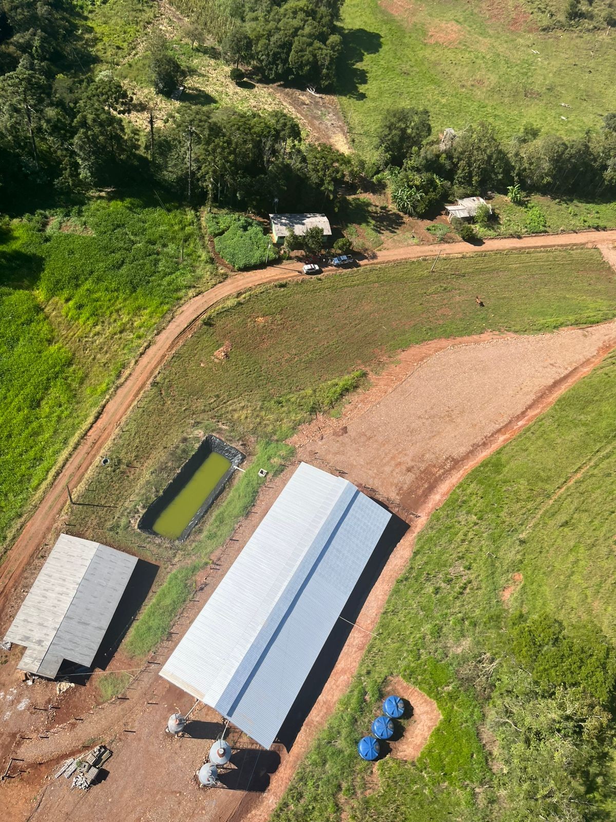 Homem é preso suspeito de matar a esposa em SC e enviar mensagem à filha após o crime; polícia investiga feminicídio