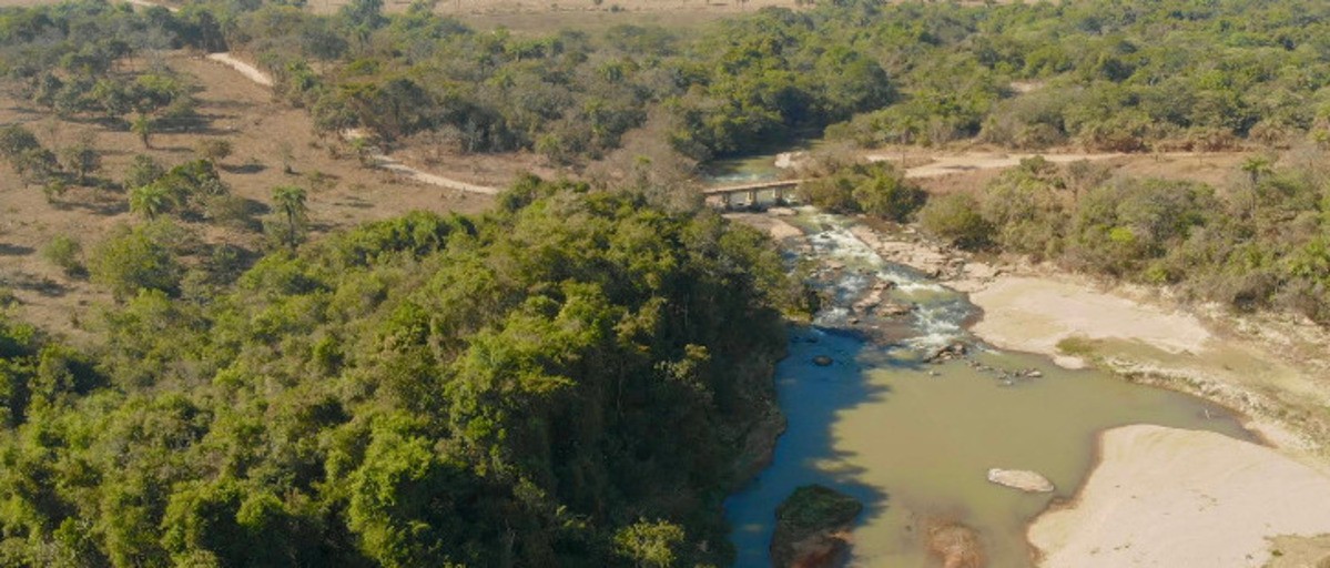 Homem desaparece após se afogar em cachoeira de Itapecerica; bombeiros fazem buscas
