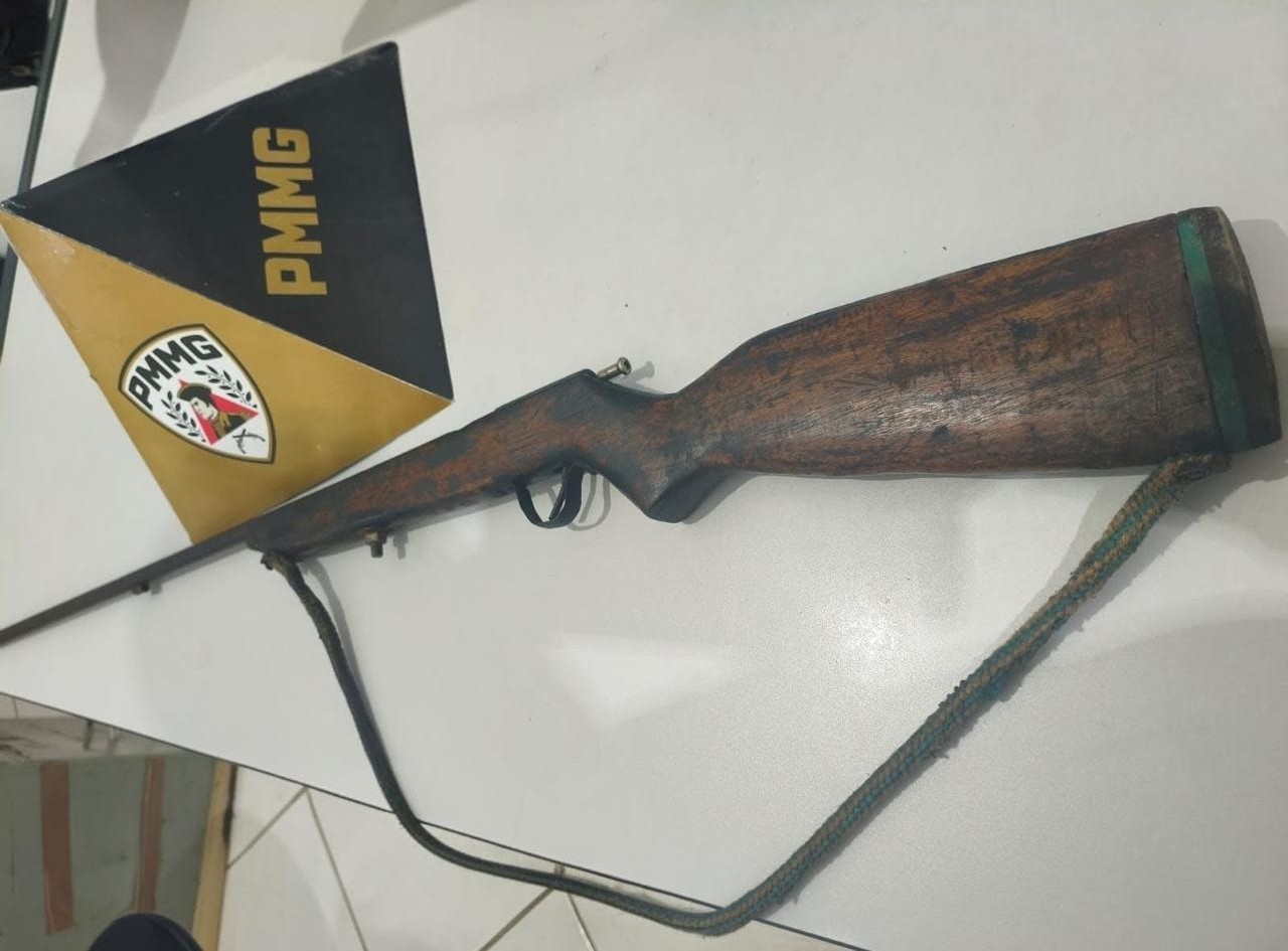 Com medo de que irmão pudesse usar arma em crime, homem procura PM e faz entrega voluntária em MG