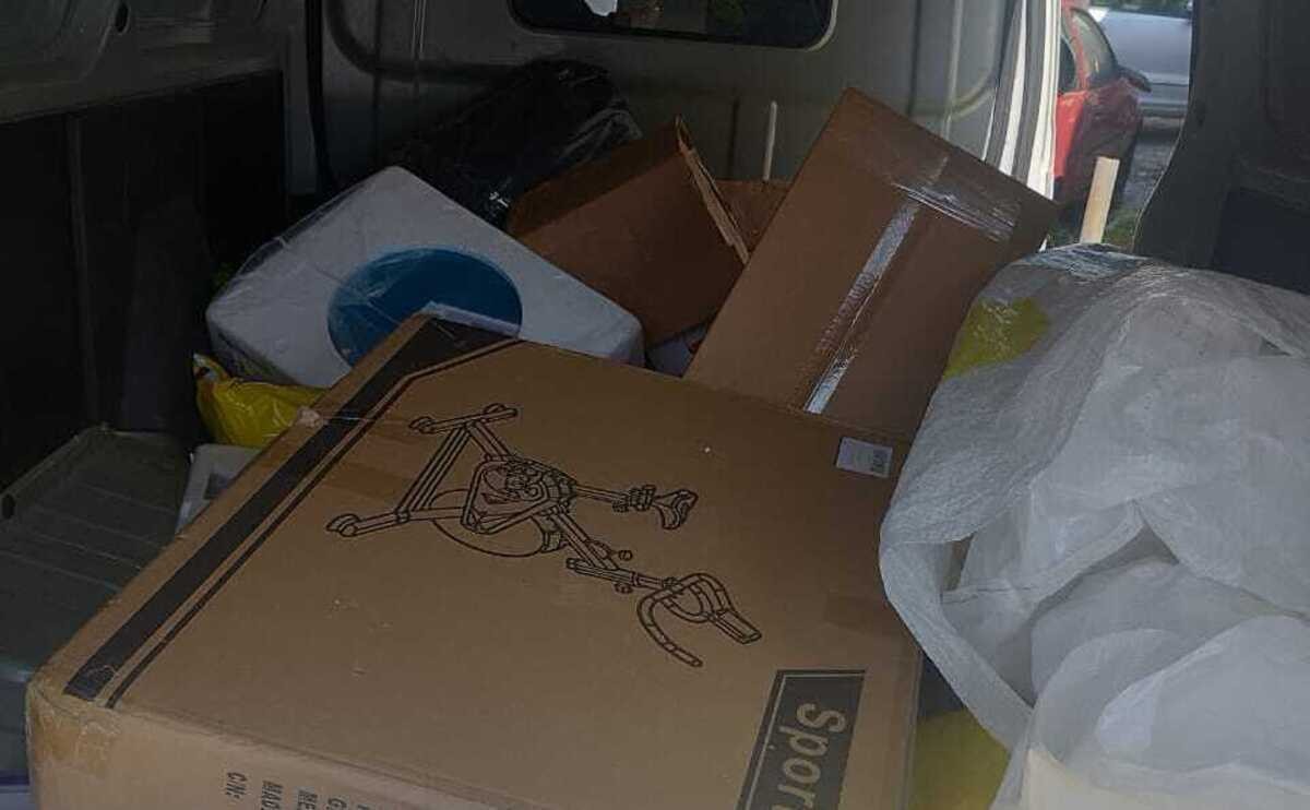 Dupla é presa em Ferraz de Vasconcelos após roubar van de entregas em Poá