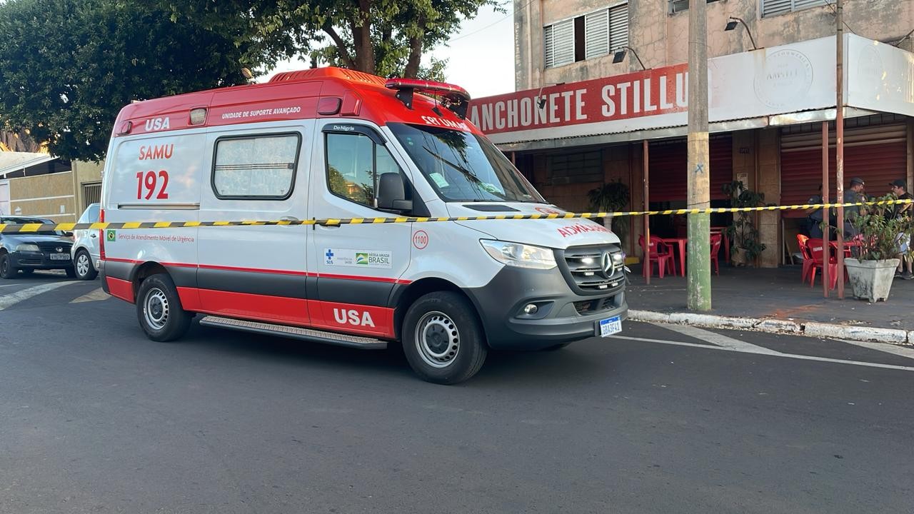 Homem morre baleado em banheiro de lanchonete em Araraquara